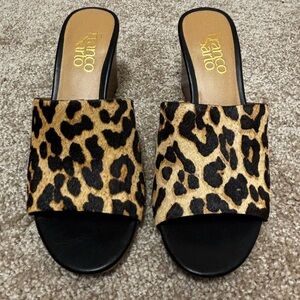 LIKE NEW Franco Sarto McKenna Leopard Slide Mules in Black and Tan